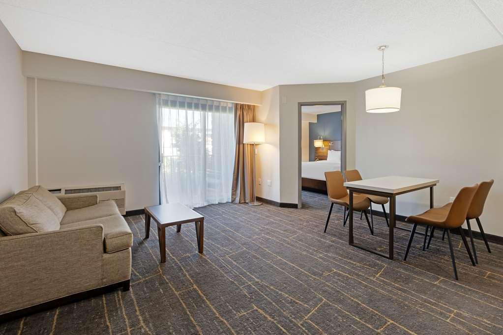 The Lux Hotel & Conference Center, Ascend Hotel Collection Waterloo Habitación foto