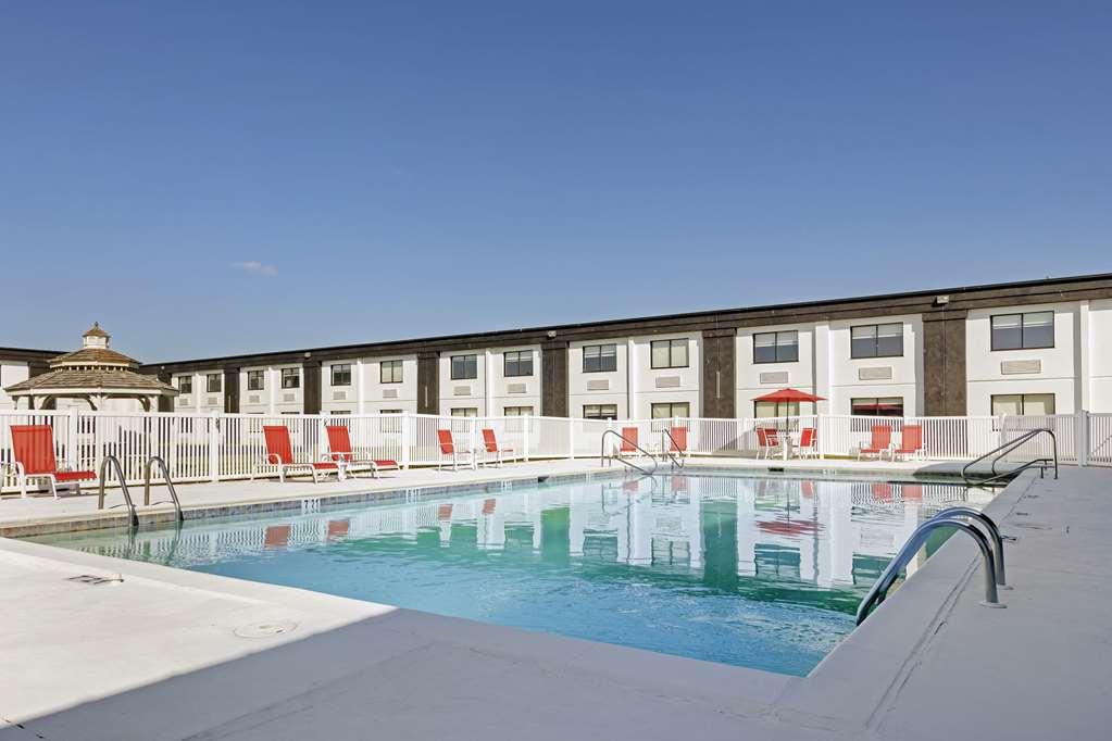 The Lux Hotel & Conference Center, Ascend Hotel Collection Waterloo Facilidades foto