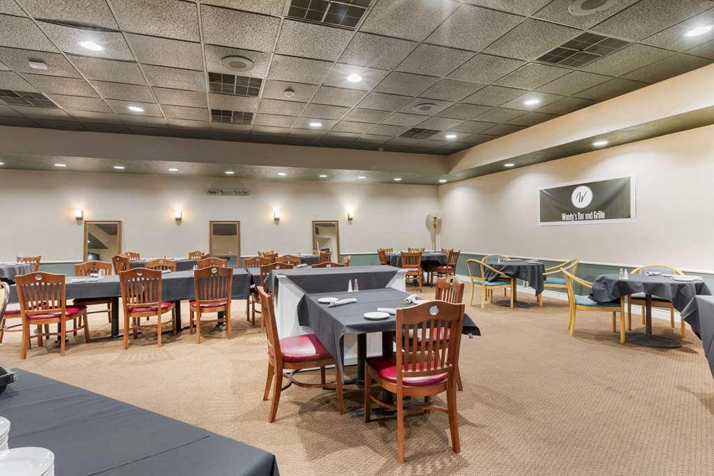 The Lux Hotel & Conference Center, Ascend Hotel Collection Waterloo Restaurante foto